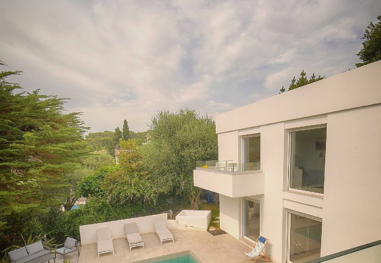 Maison à Le Cannet - FRGK Villa Hameau des Collines Pool, Tranquil