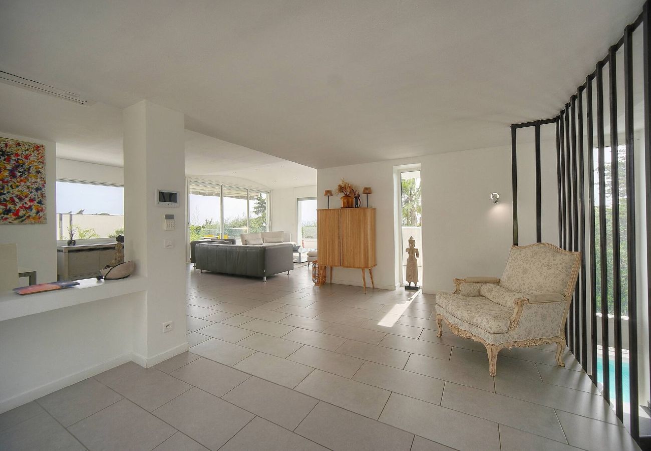 Maison à Le Cannet - FRGK Villa Hameau des Collines Pool, Tranquil