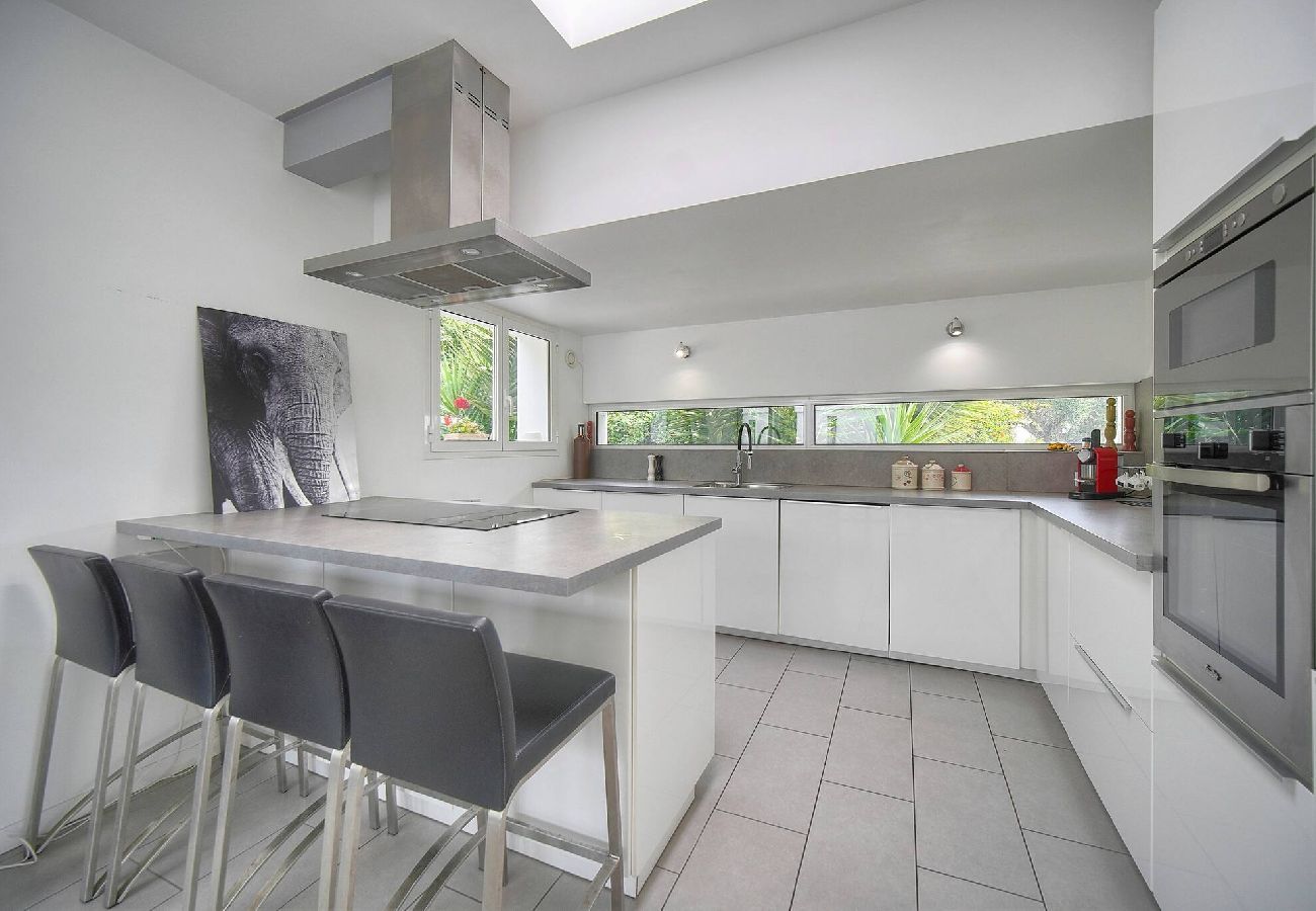 Maison à Le Cannet - FRGK Villa Hameau des Collines Pool, Tranquil