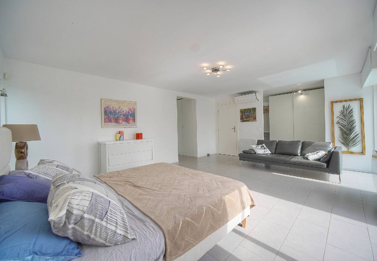 Maison à Le Cannet - FRGK Villa Hameau des Collines Pool, Tranquil