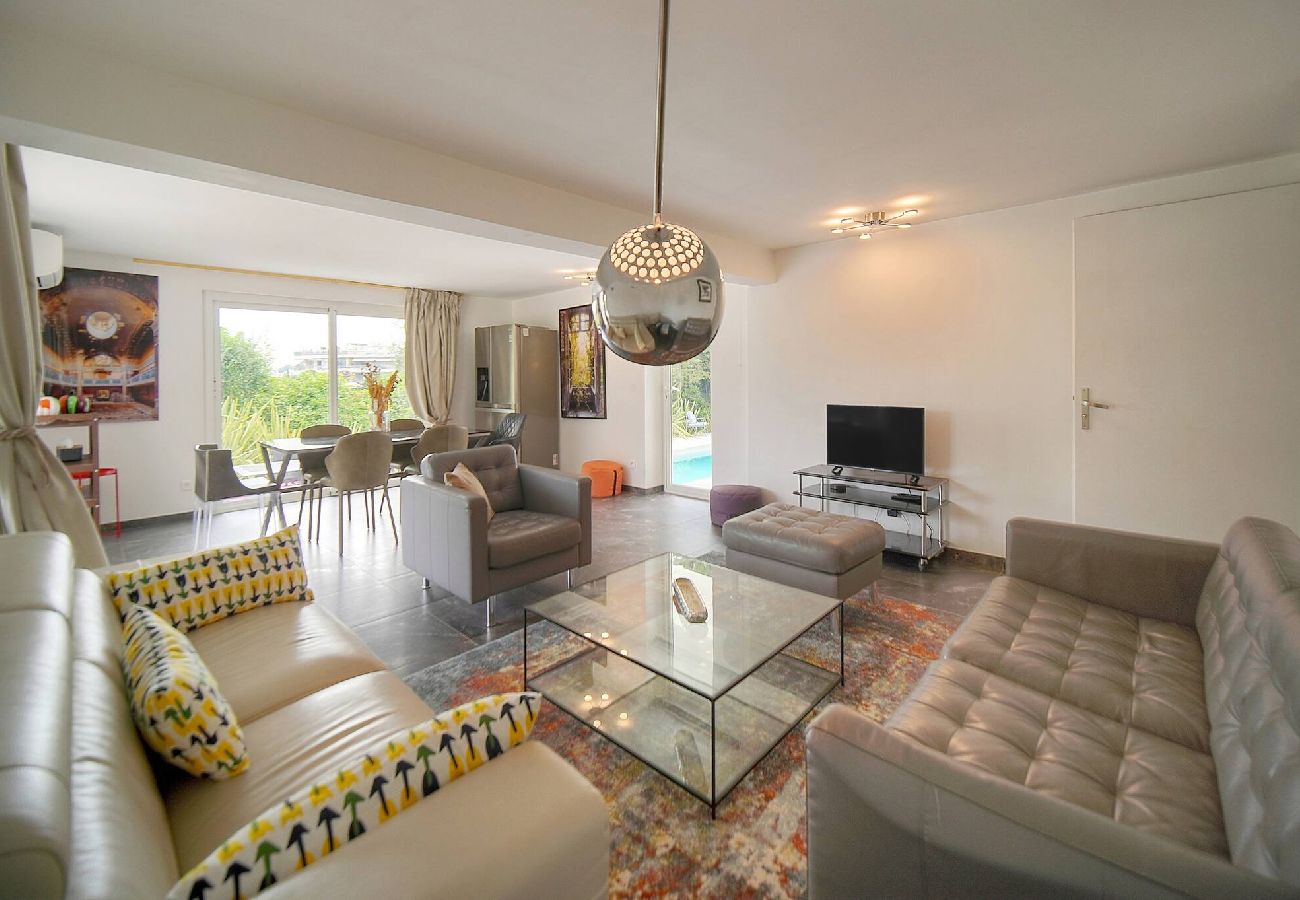 Maison à Le Cannet - FRGK Villa Hameau des Collines Pool, Tranquil