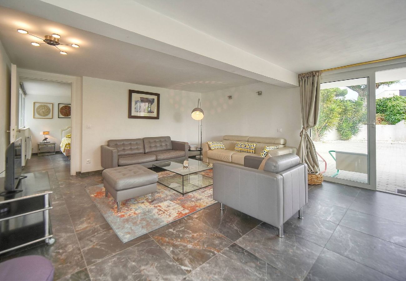 Maison à Le Cannet - FRGK Villa Hameau des Collines Pool, Tranquil