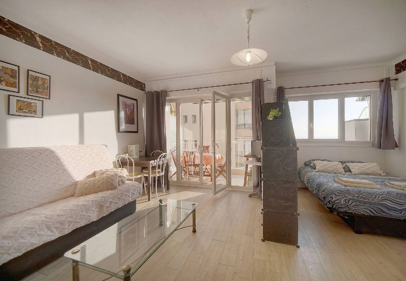 Appartement à Cannes - FRGK Fauvettes Apartment Terrace, Parking, AC & Ul