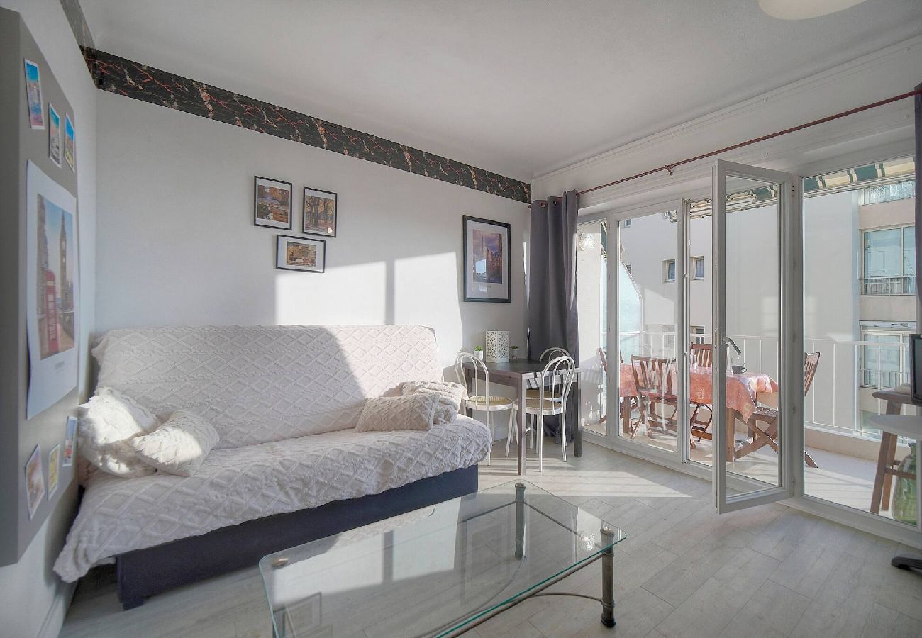 Appartement à Cannes - FRGK Fauvettes Apartment Terrace, Parking, AC & Ul