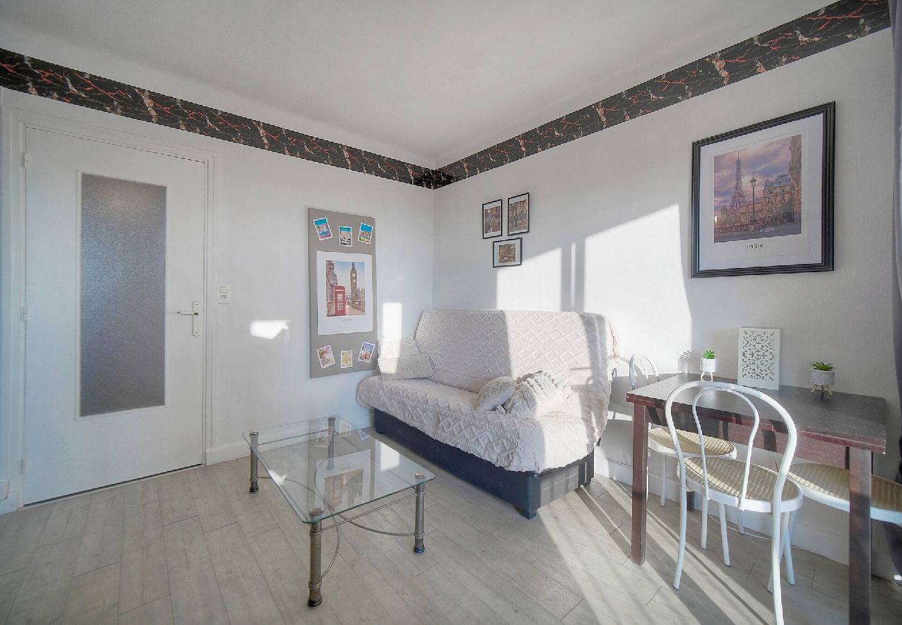 Appartement à Cannes - FRGK Fauvettes Apartment Terrace, Parking, AC & Ul