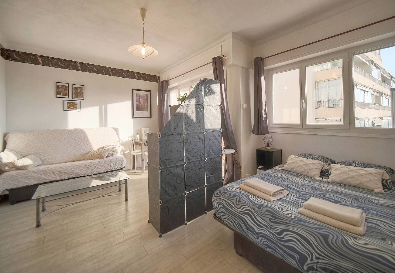 Appartement à Cannes - FRGK Fauvettes Apartment Terrace, Parking, AC & Ul