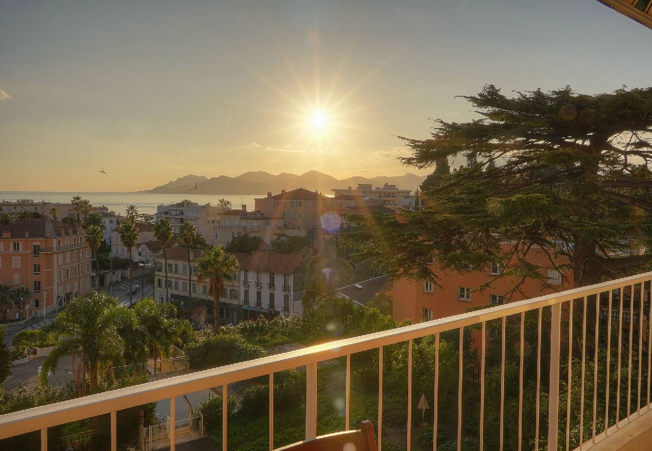 Appartement à Cannes - FRGK Fauvettes Apartment Terrace, Parking, AC & Ul