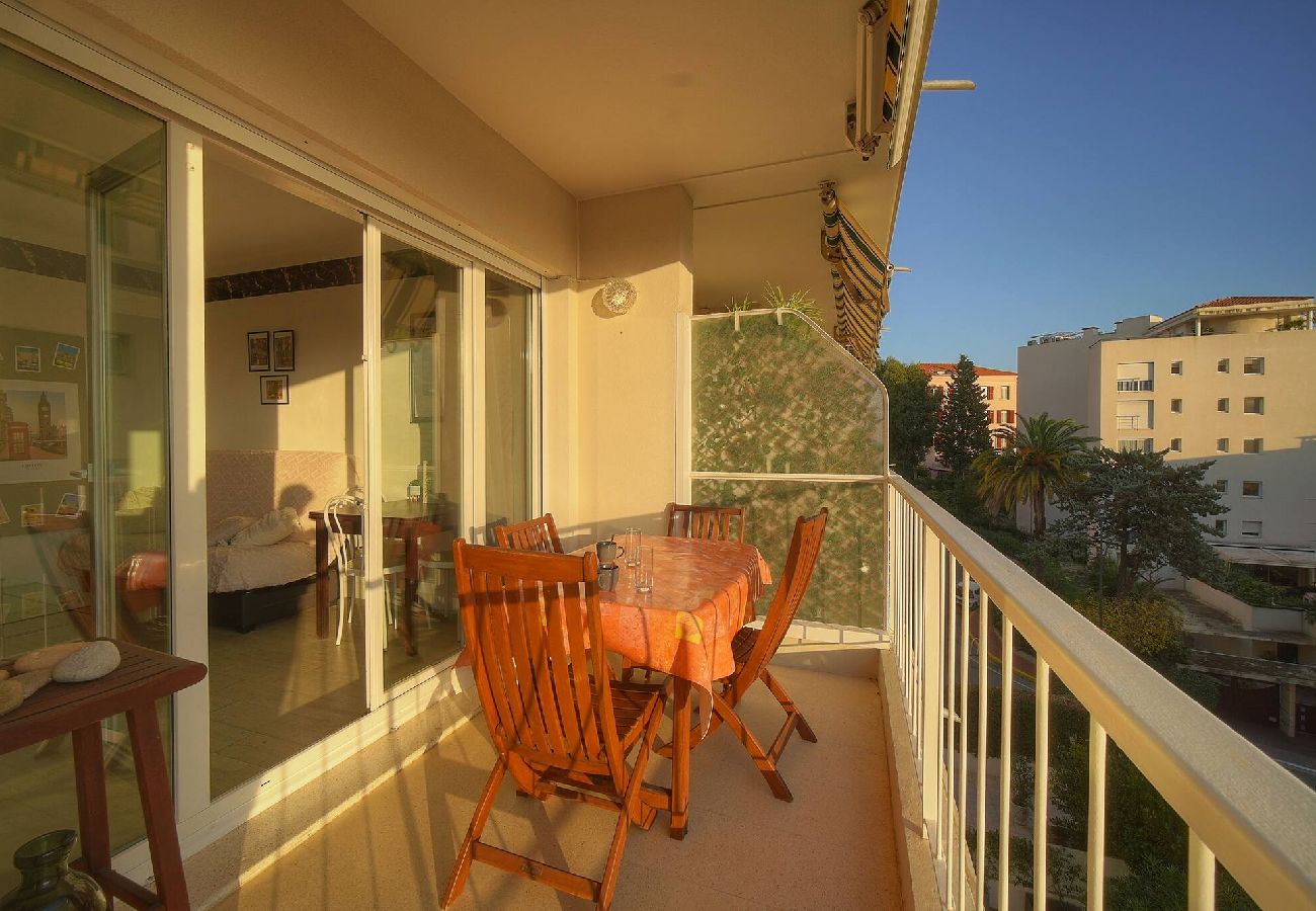 Appartement à Cannes - FRGK Fauvettes Apartment Terrace, Parking, AC & Ul