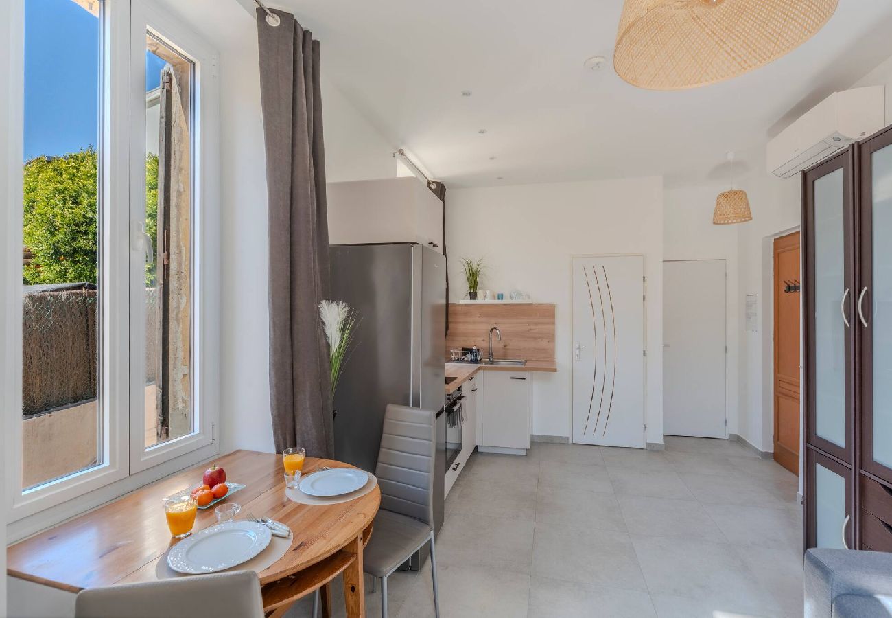 Appartement à Cannes - FRGK Suquet Olivier Historic 1BR with Charm UltraF