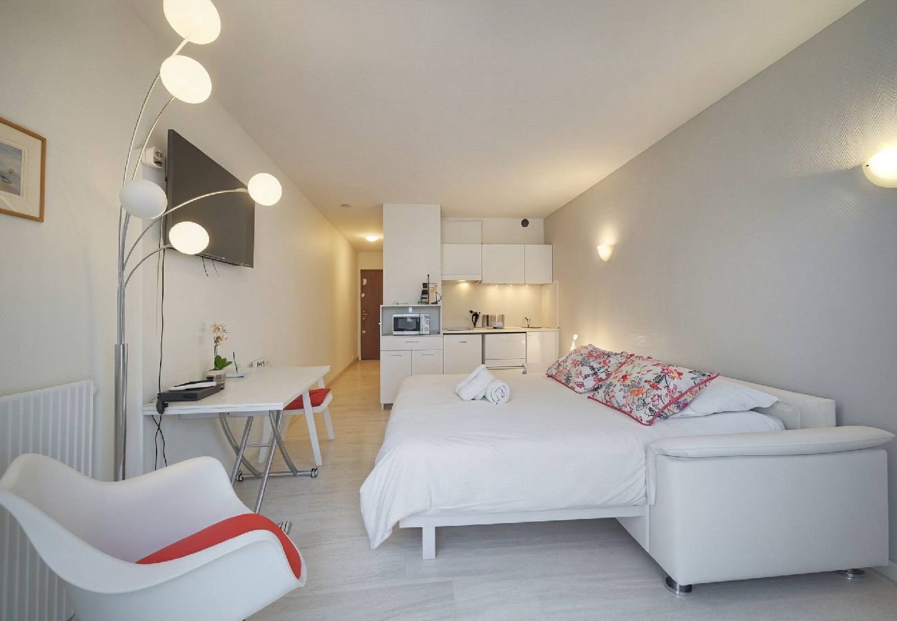 Studio à Cannes - FRGK Victoria 3 Central Cannes 1BR Terrace, AC & U