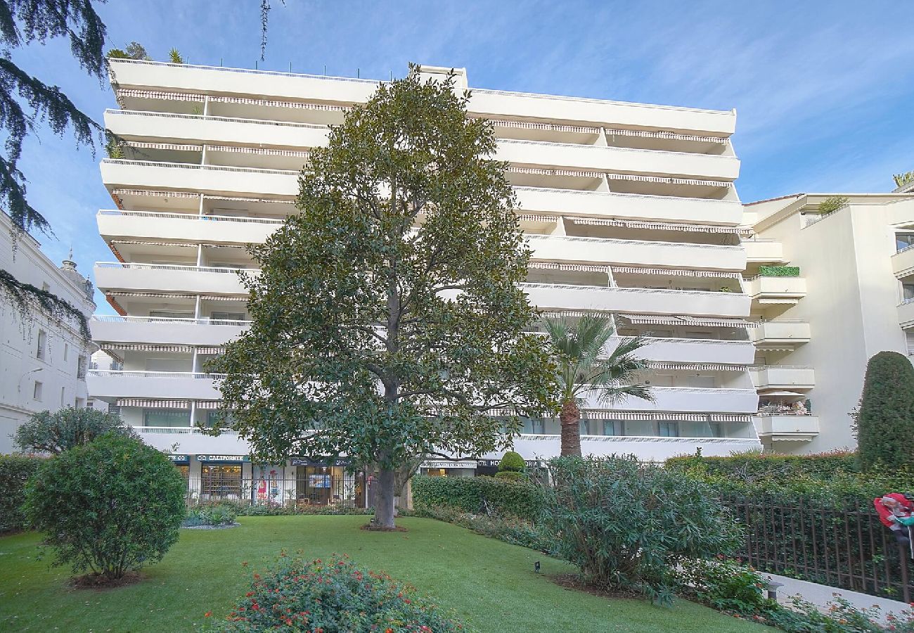 Studio à Cannes - FRGK Victoria 3 Central Cannes 1BR Terrace, AC & U