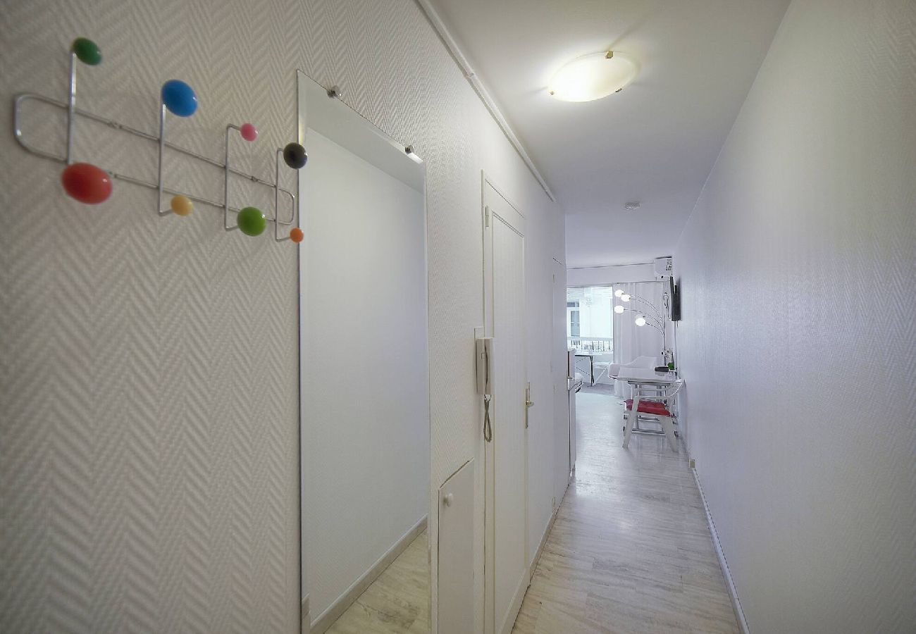 Studio à Cannes - FRGK Victoria 3 Central Cannes 1BR Terrace, AC & U