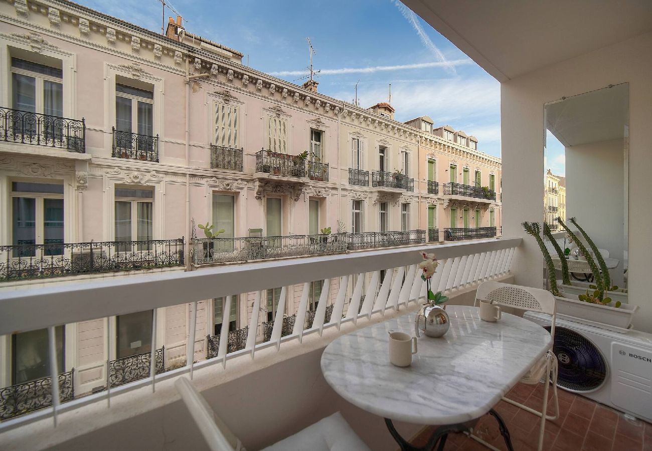 Studio à Cannes - FRGK Victoria 3 Central Cannes 1BR Terrace, AC & U