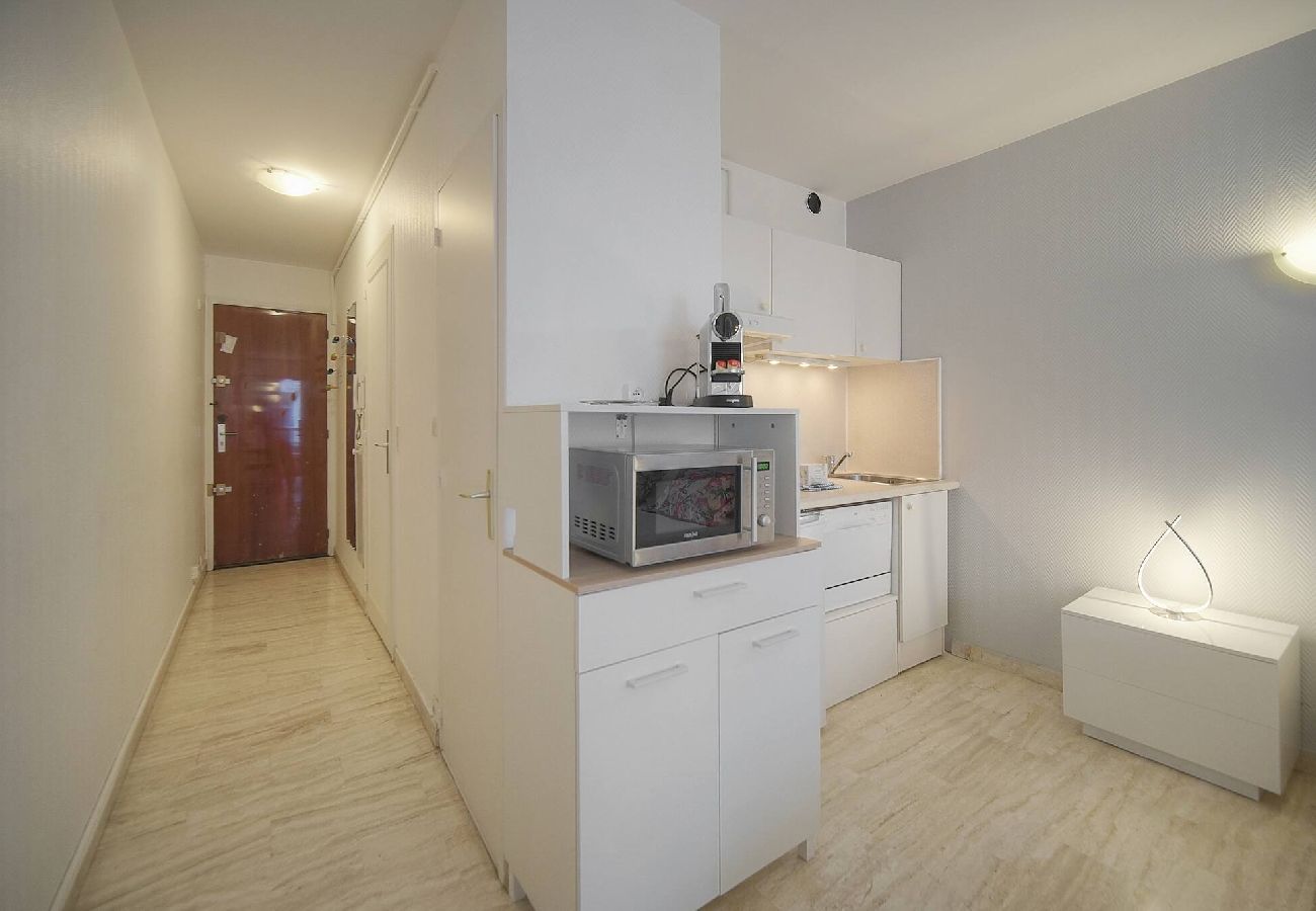 Studio à Cannes - FRGK Victoria 3 Central Cannes 1BR Terrace, AC & U