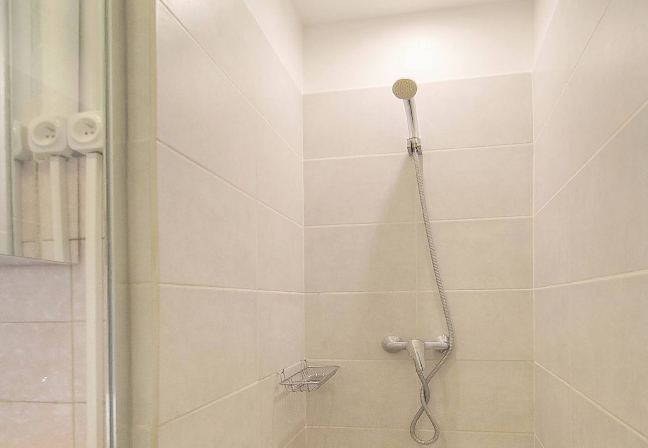 Studio à Cannes - FRGK Victoria 3 Central Cannes 1BR Terrace, AC & U