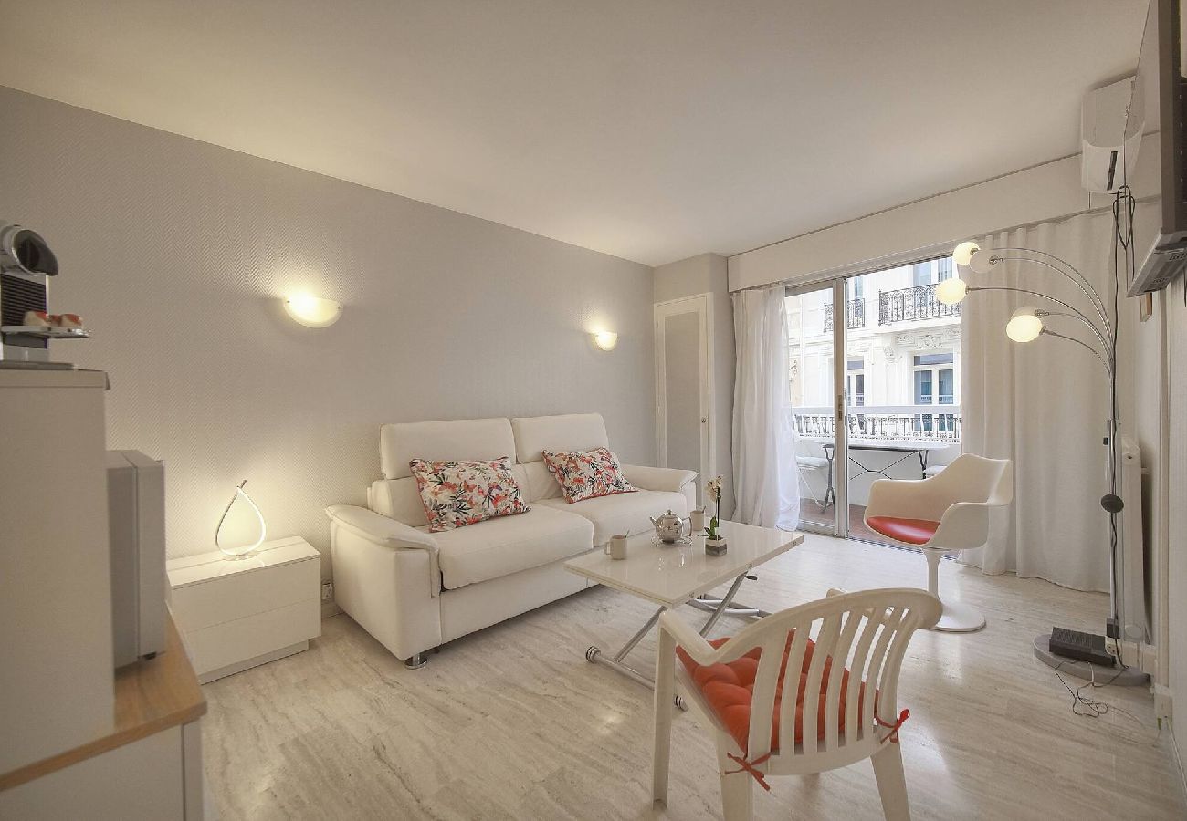 Studio à Cannes - FRGK Victoria 3 Central Cannes 1BR Terrace, AC & U