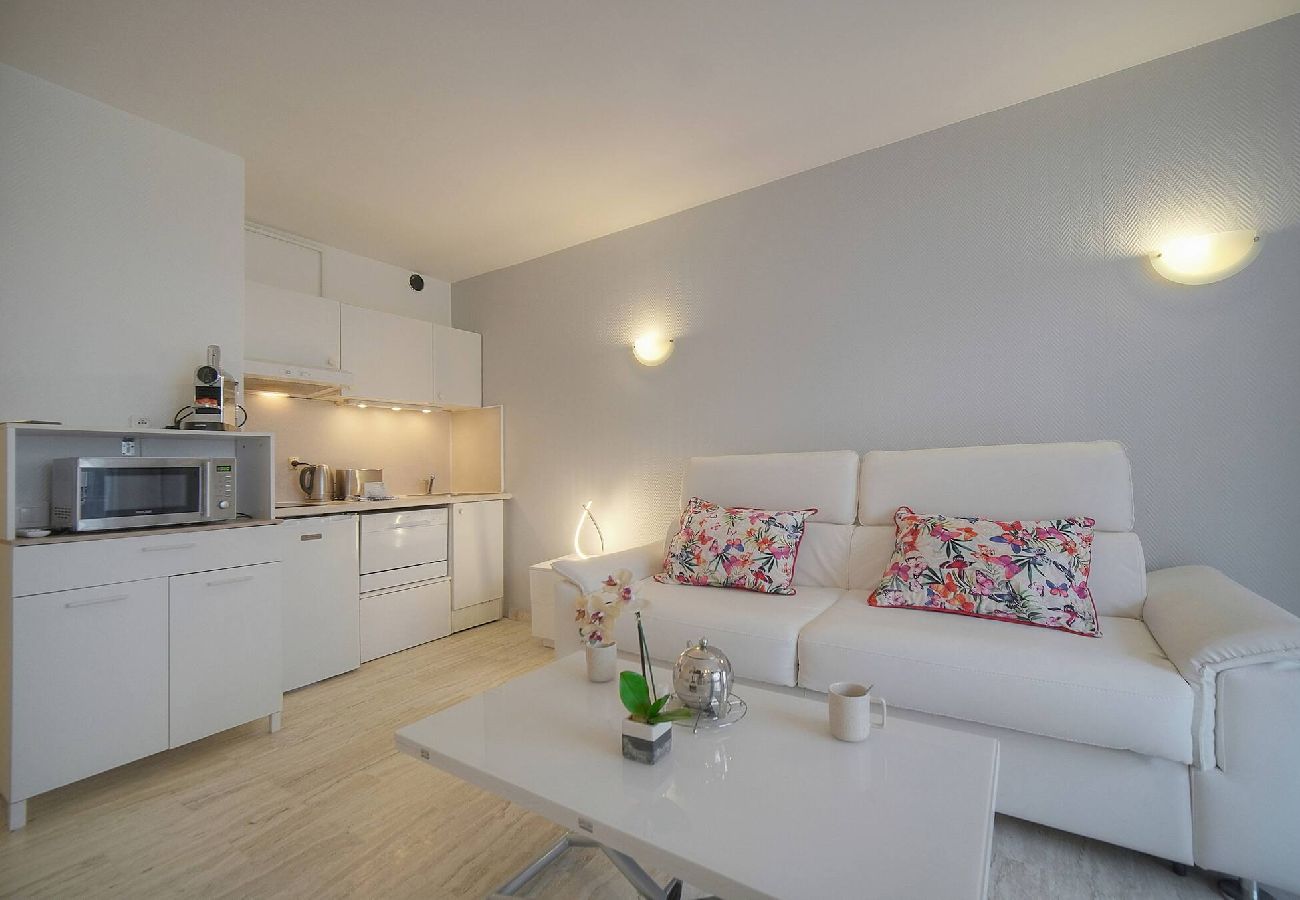 Studio à Cannes - FRGK Victoria 3 Central Cannes 1BR Terrace, AC & U