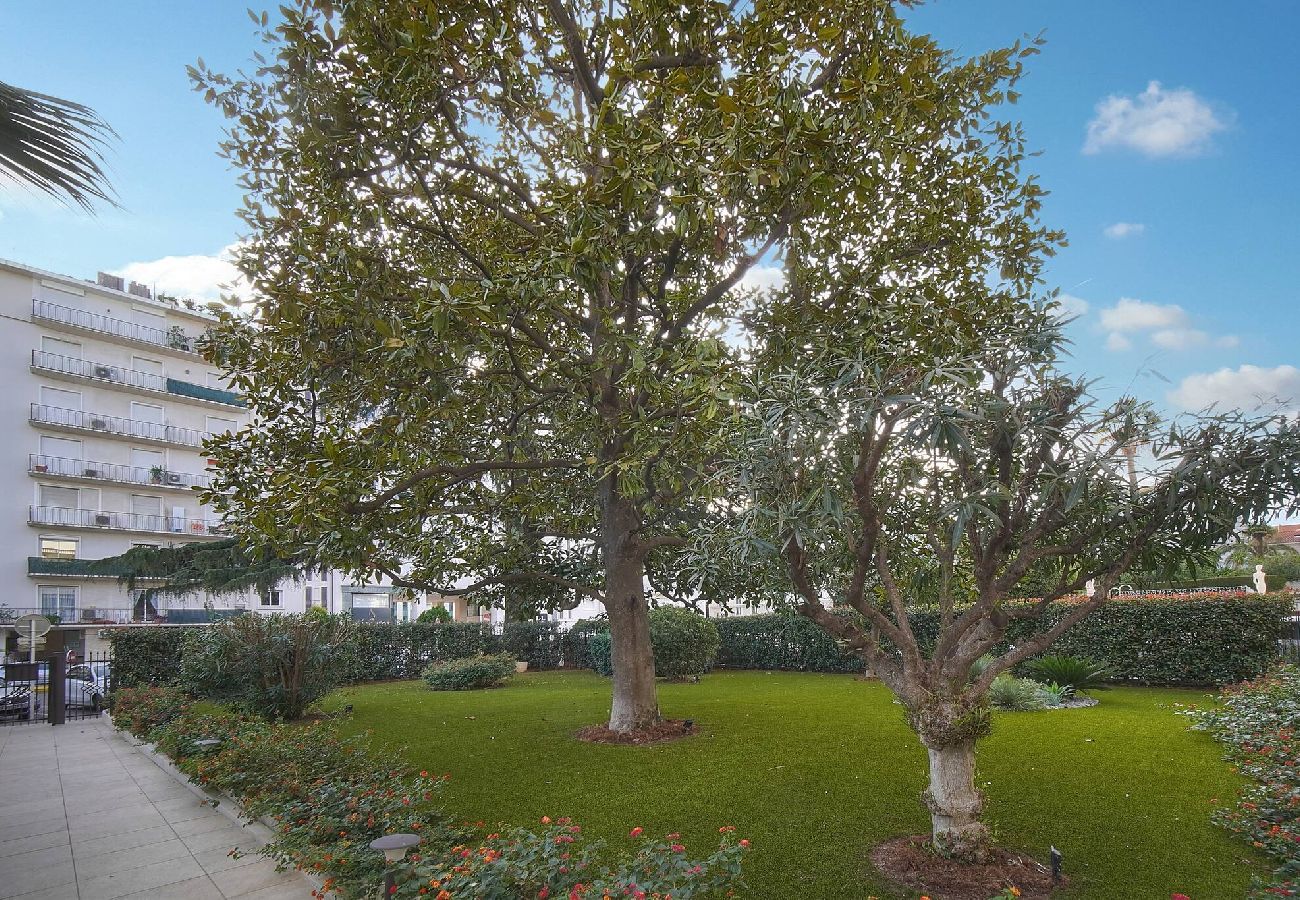 Studio à Cannes - FRGK Victoria 3 Central Cannes 1BR Terrace, AC & U