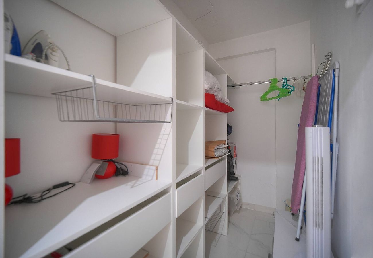 Studio à Cannes - FRGK Victoria 4 Central Cannes 1BR Terrace, AC &