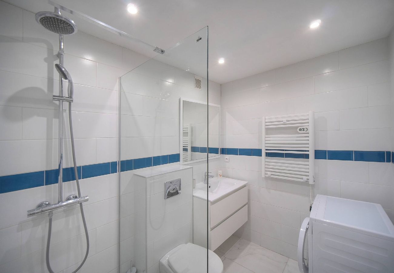 Studio à Cannes - FRGK Victoria 4 Central Cannes 1BR Terrace, AC &