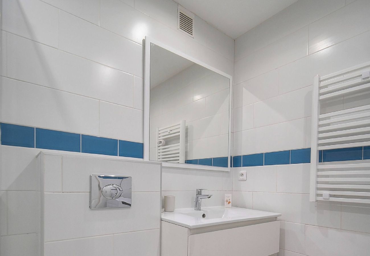 Studio à Cannes - FRGK Victoria 4 Central Cannes 1BR Terrace, AC &