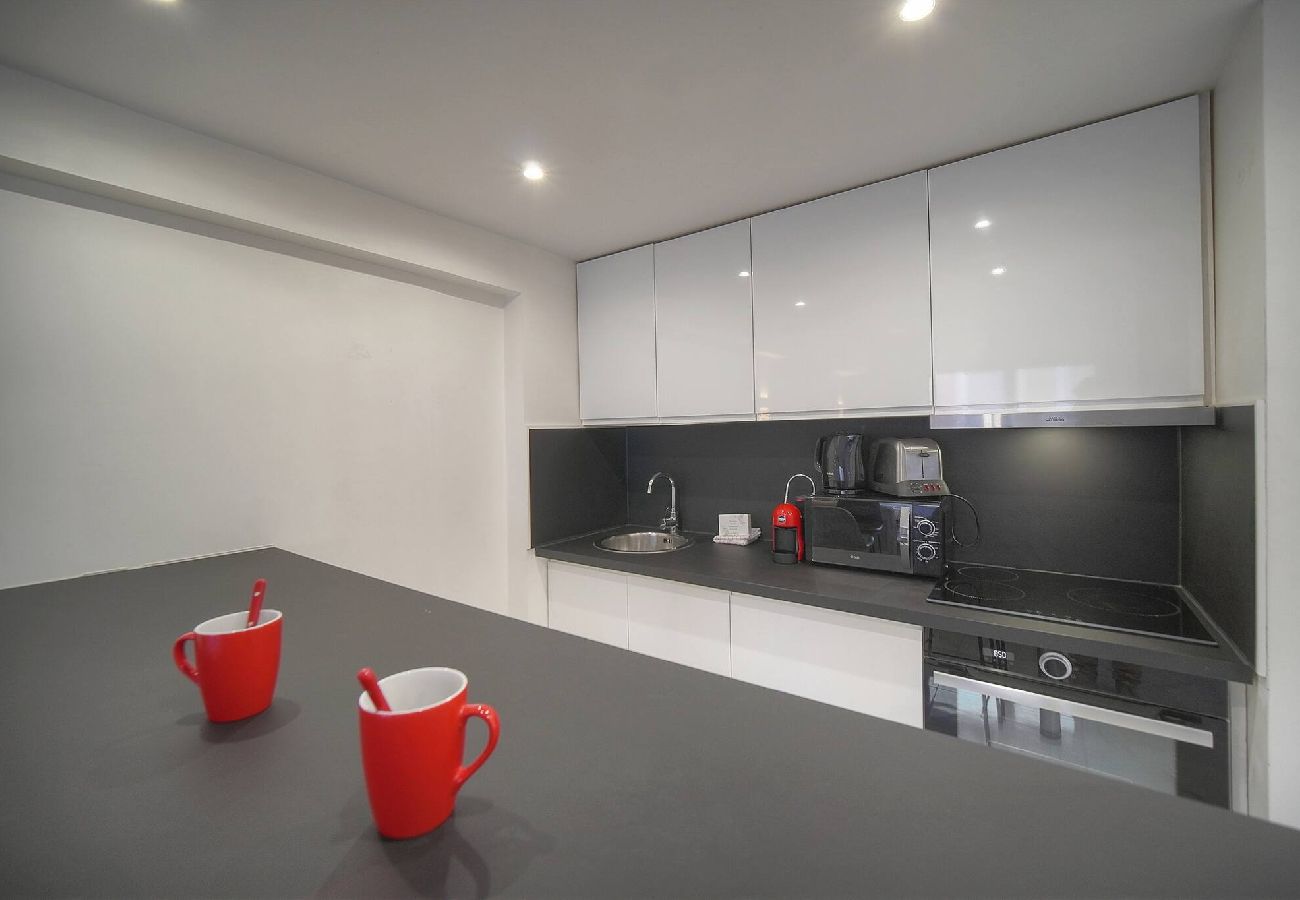 Studio à Cannes - FRGK Victoria 4 Central Cannes 1BR Terrace, AC &