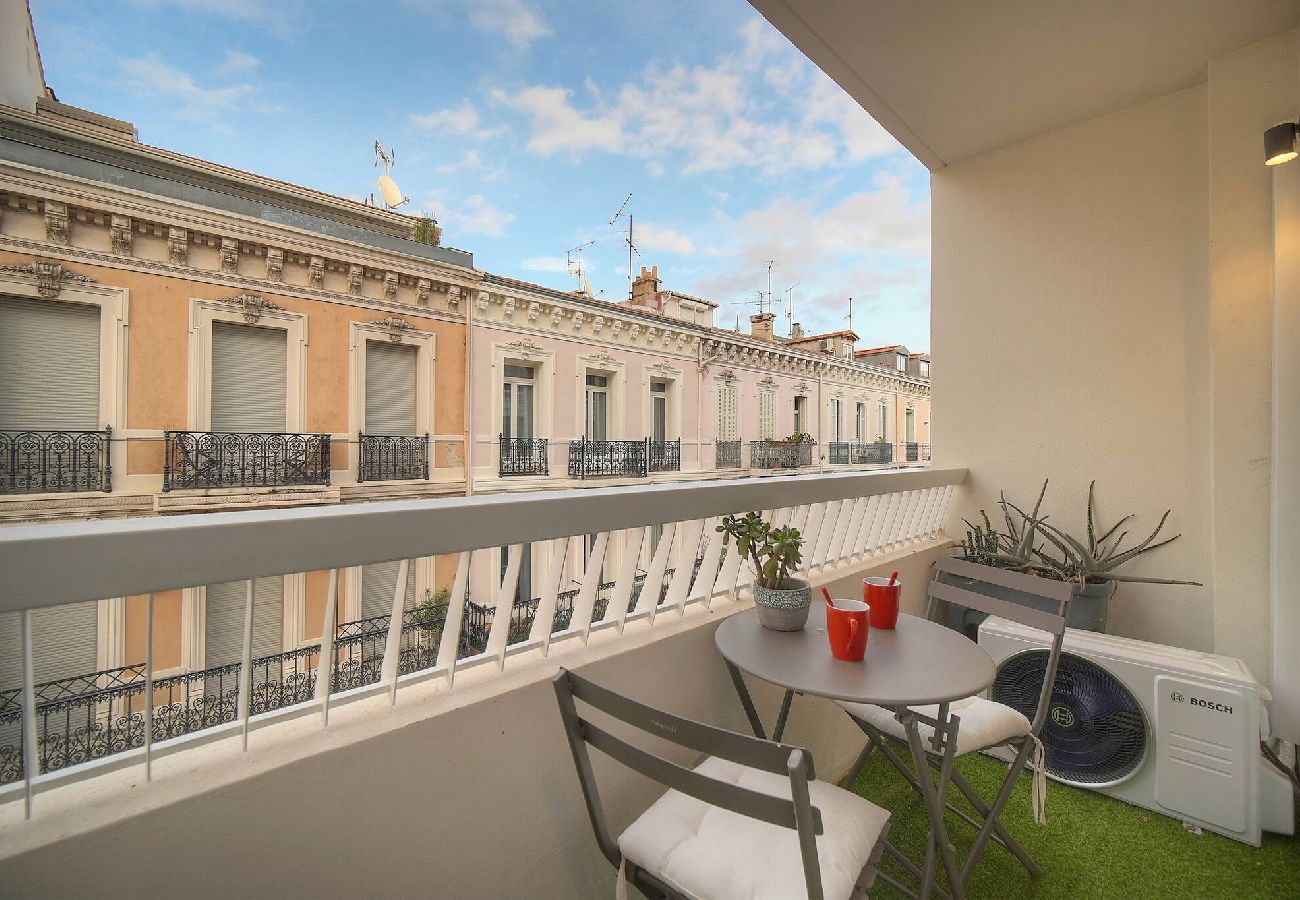 Studio à Cannes - FRGK Victoria 4 Central Cannes 1BR Terrace, AC &