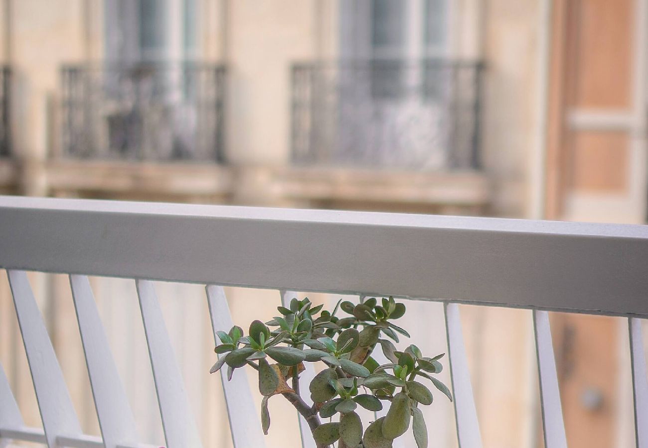 Studio à Cannes - FRGK Victoria 4 Central Cannes 1BR Terrace, AC &