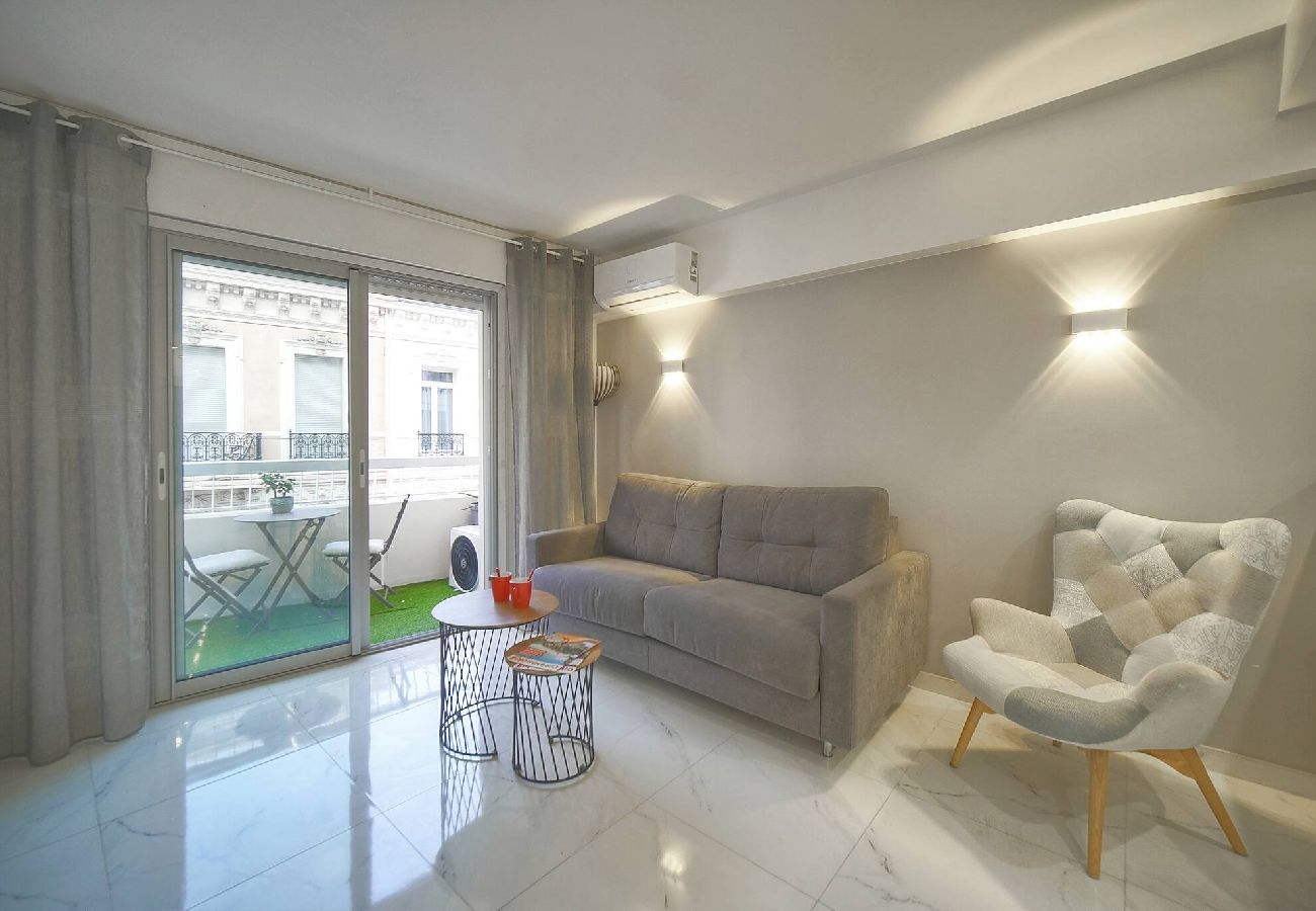 Studio à Cannes - FRGK Victoria 4 Central Cannes 1BR Terrace, AC &
