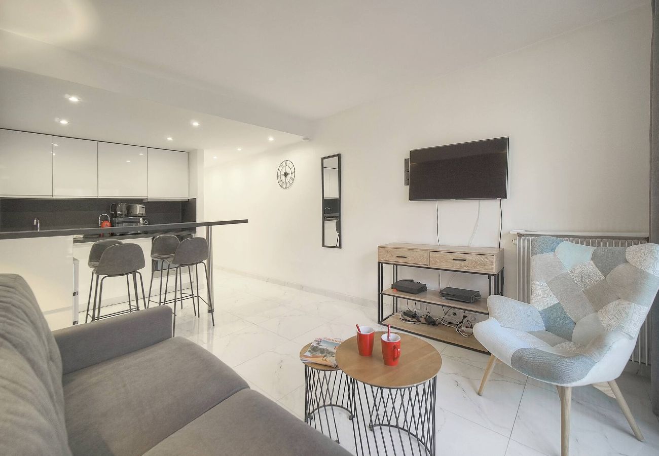 Studio à Cannes - FRGK Victoria 4 Central Cannes 1BR Terrace, AC &