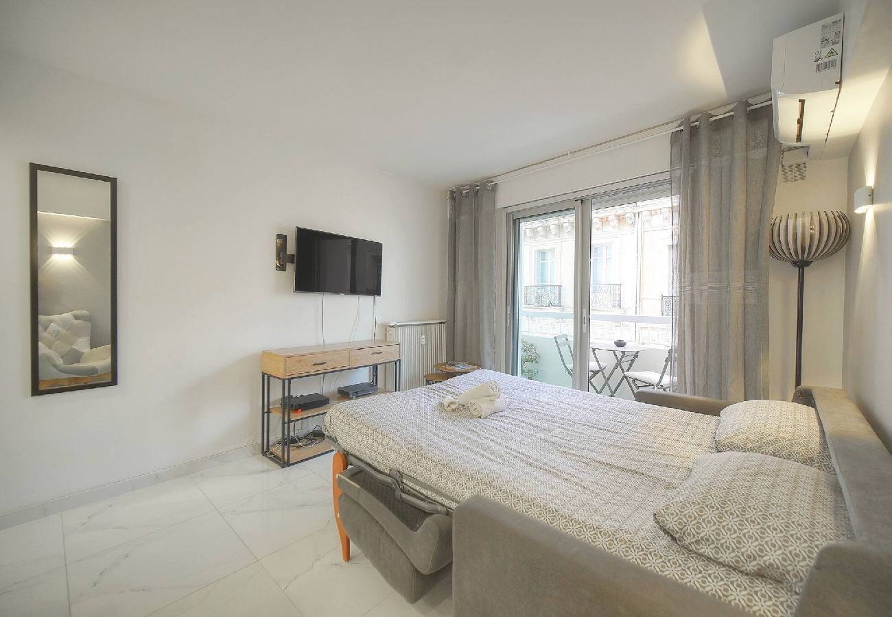 Studio à Cannes - FRGK Victoria 4 Central Cannes 1BR Terrace, AC &
