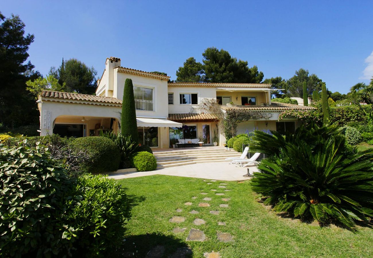 Villa à Antibes - FRGK « Villa Claude – Juans les Pins »