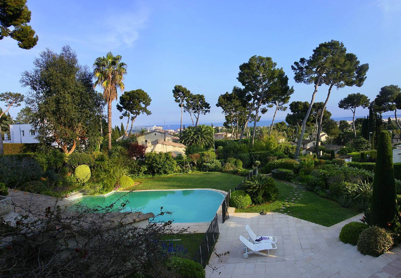 Villa à Antibes - FRGK « Villa Claude – Juans les Pins »