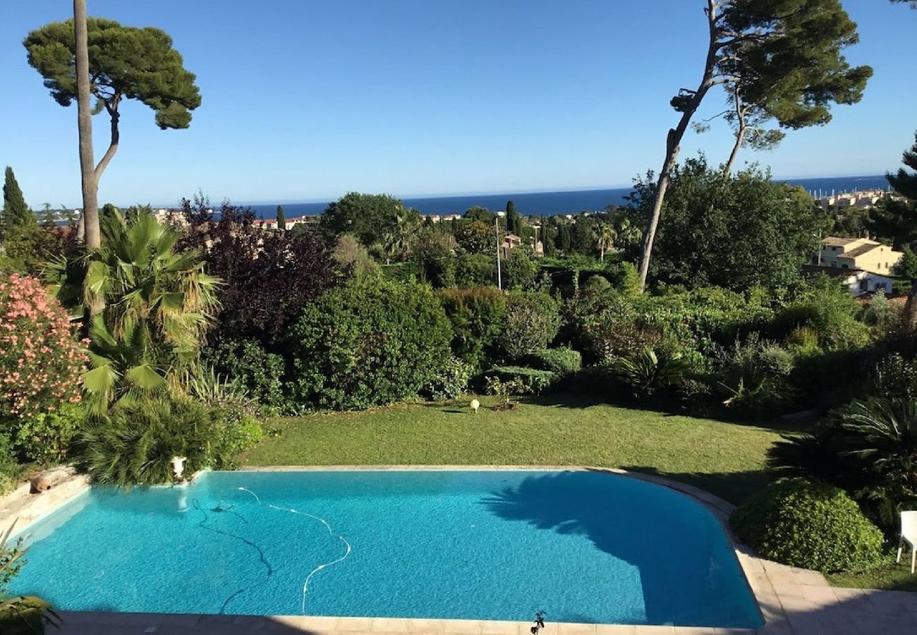 Villa à Antibes - FRGK « Villa Claude – Juans les Pins »