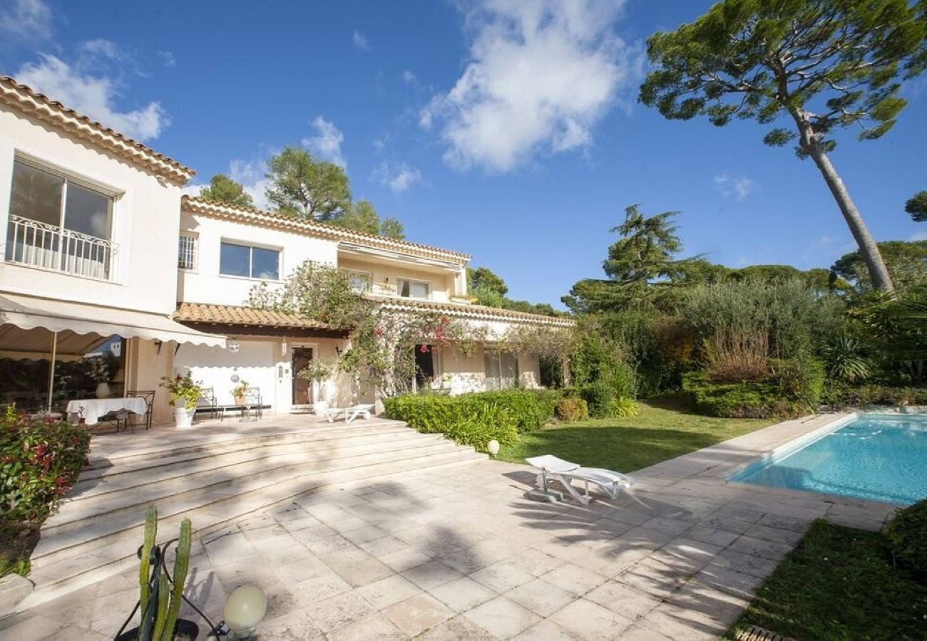 Villa à Antibes - FRGK « Villa Claude – Juans les Pins »
