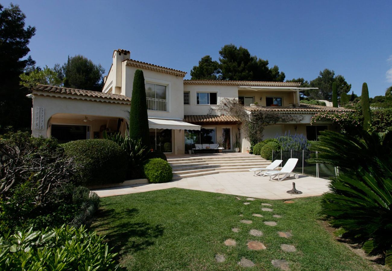Villa à Antibes - FRGK « Villa Claude – Juans les Pins »
