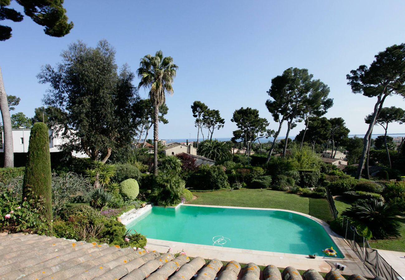 Villa à Antibes - FRGK « Villa Claude – Juans les Pins »