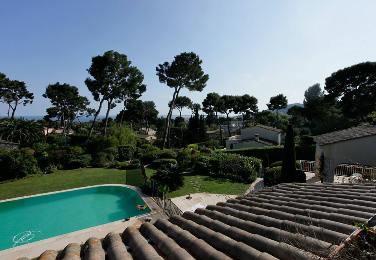 Villa à Antibes - FRGK « Villa Claude – Juans les Pins »