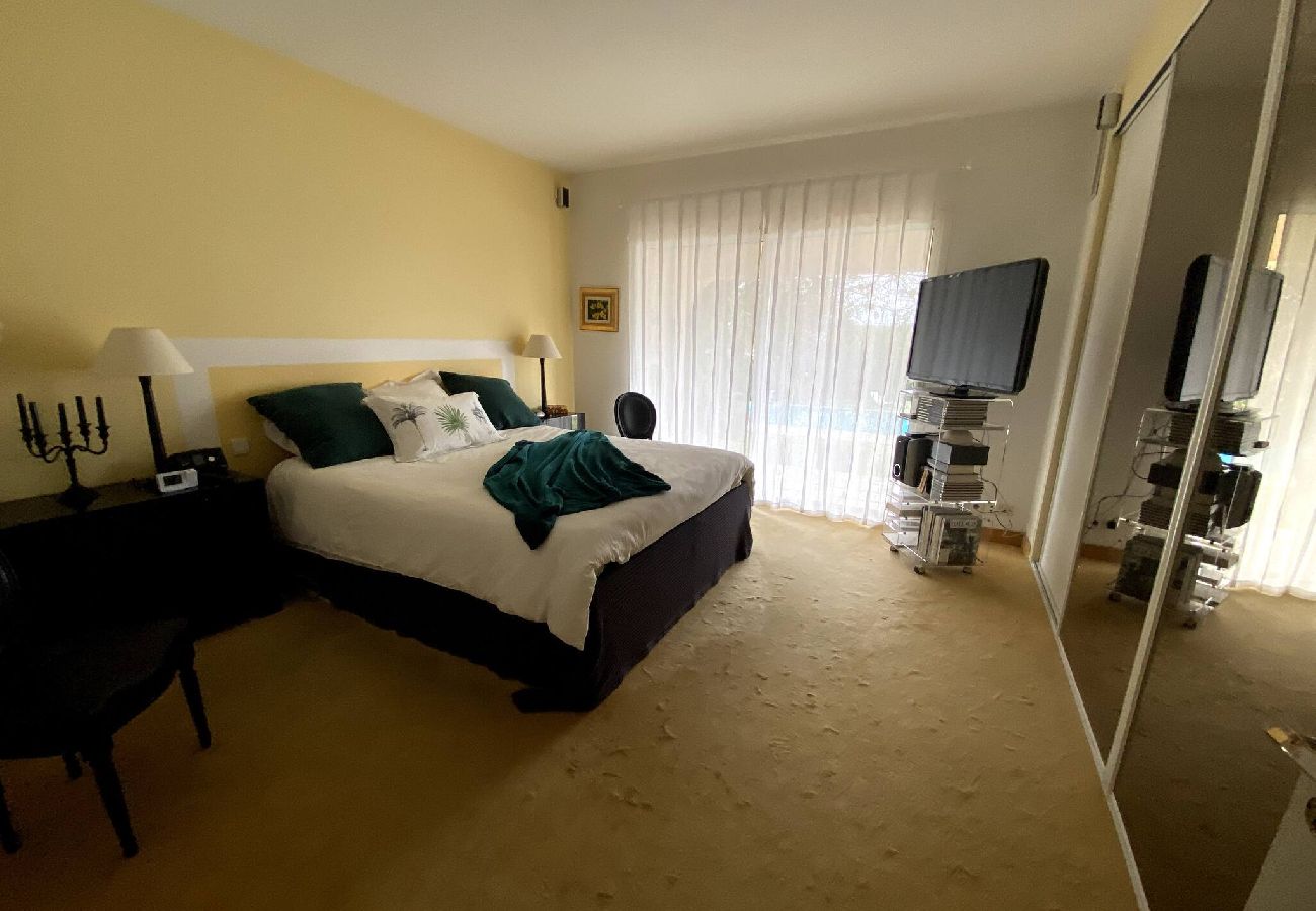 Villa à Antibes - FRGK « Villa Claude – Juans les Pins »