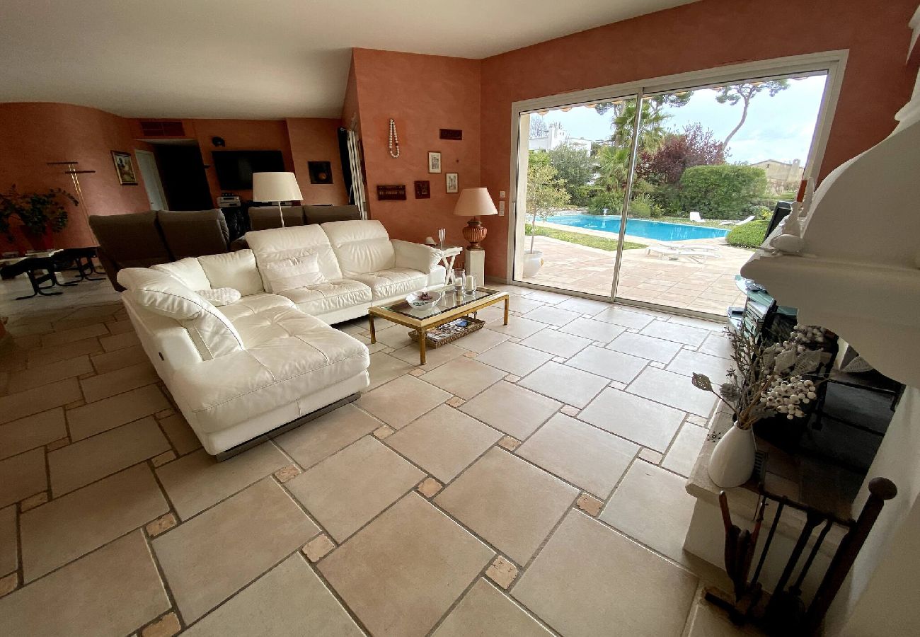 Villa à Antibes - FRGK « Villa Claude – Juans les Pins »