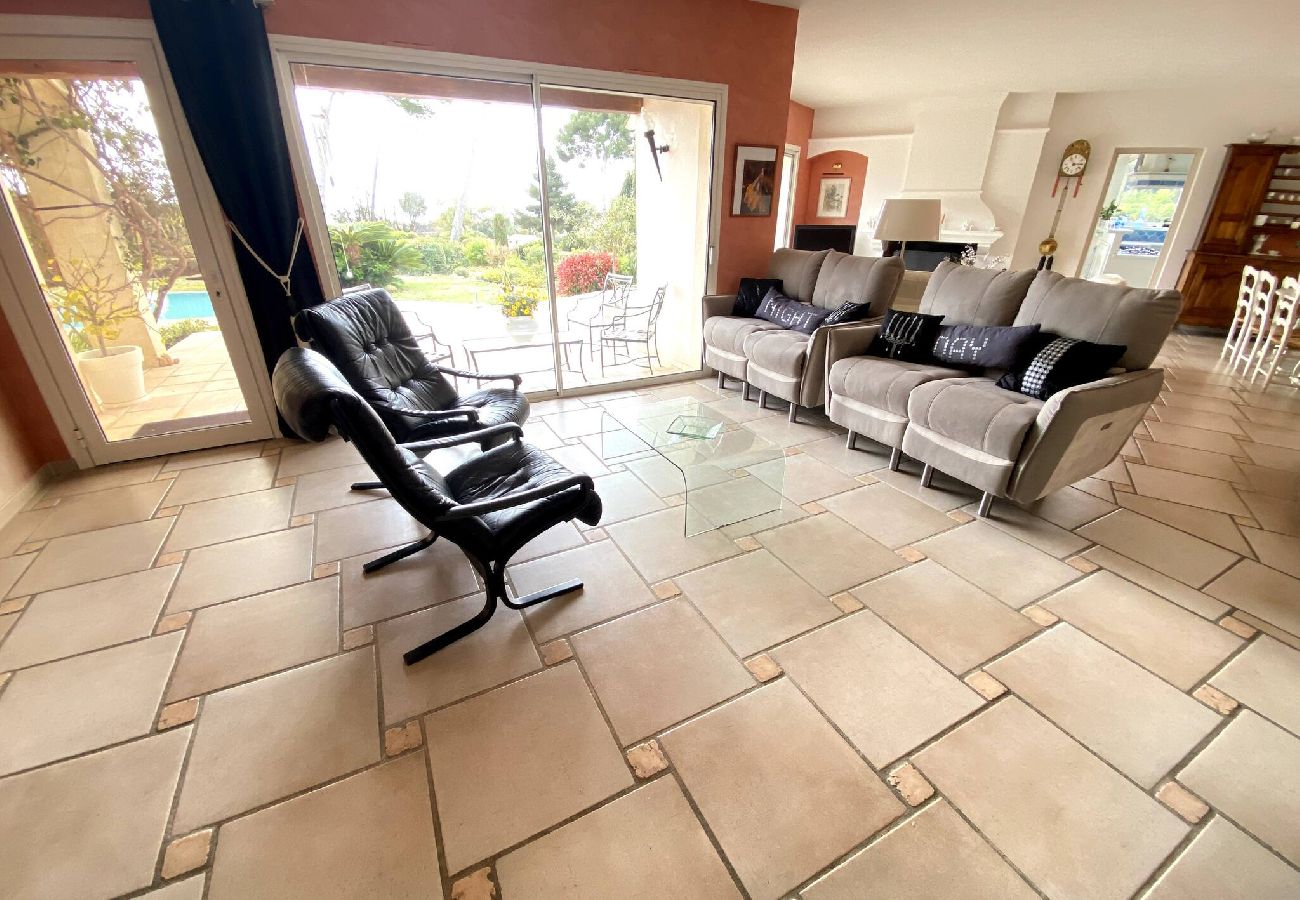 Villa à Antibes - FRGK « Villa Claude – Juans les Pins »