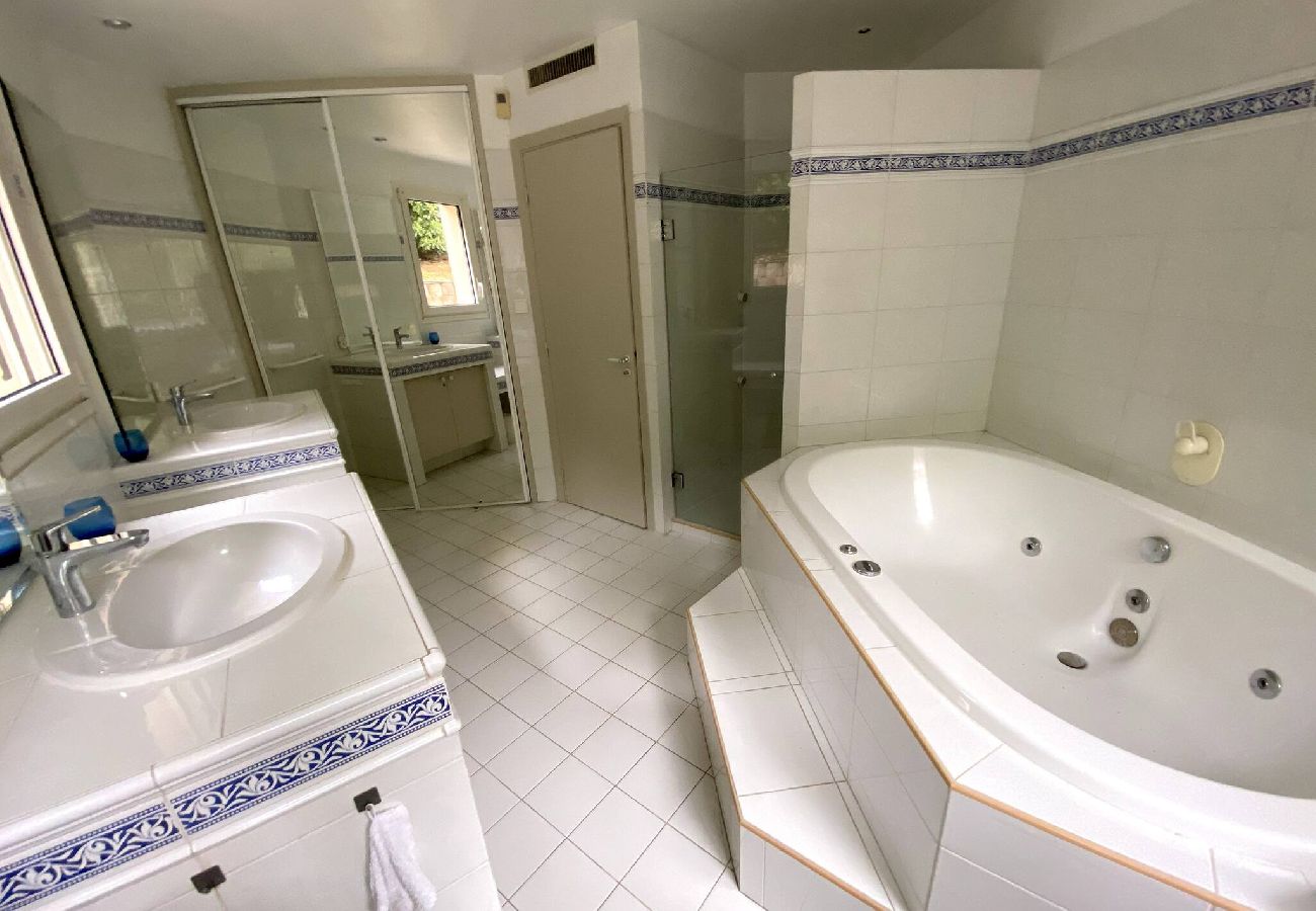 Villa à Antibes - FRGK « Villa Claude – Juans les Pins »