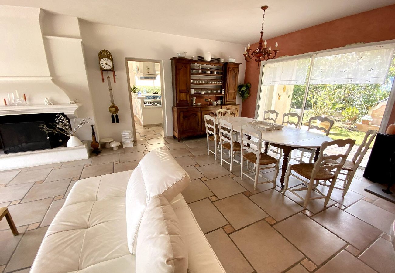 Villa à Antibes - FRGK « Villa Claude – Juans les Pins »