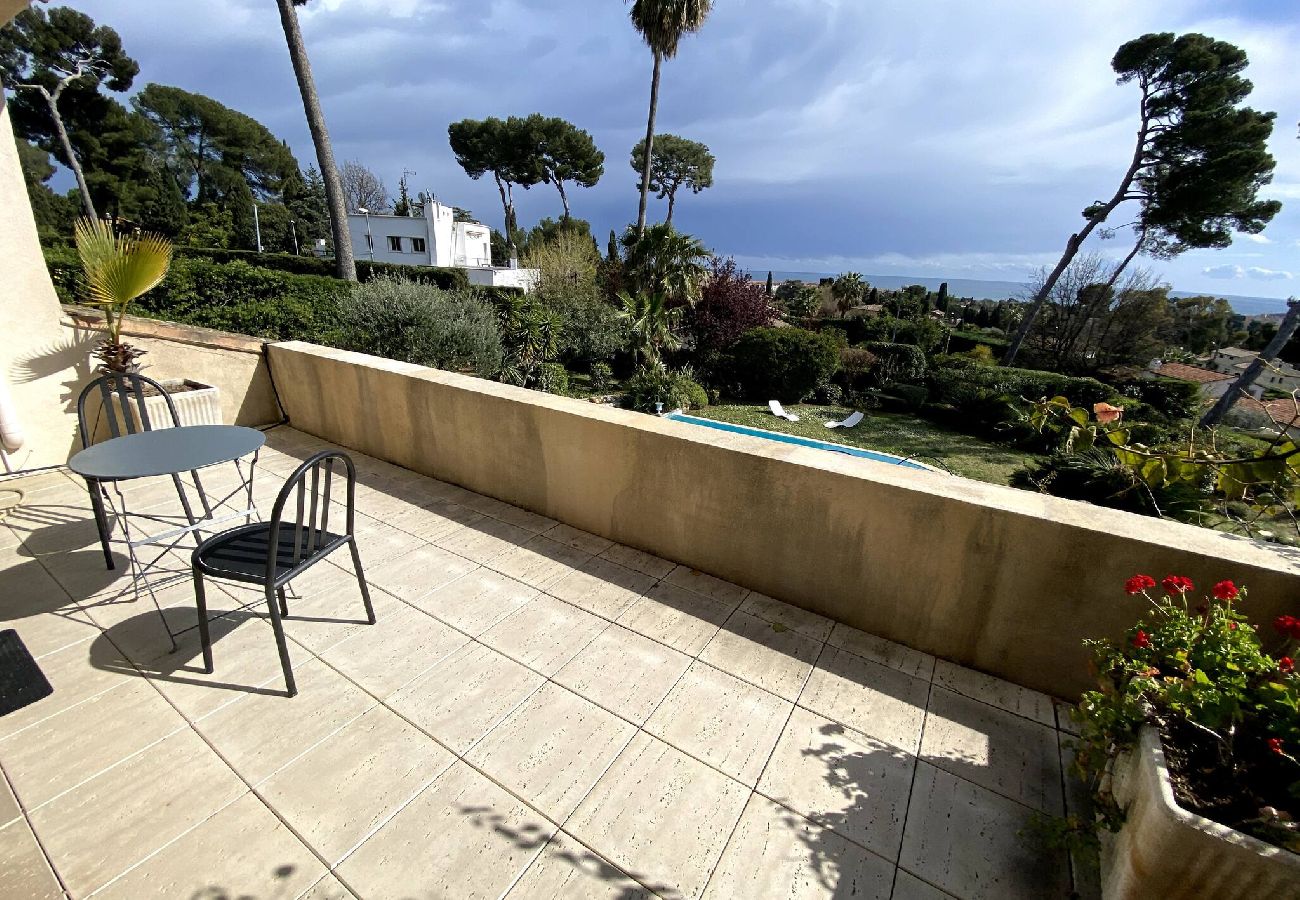 Villa à Antibes - FRGK « Villa Claude – Juans les Pins »