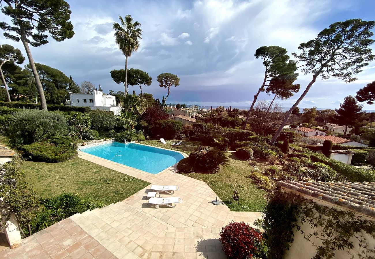 Villa à Antibes - FRGK « Villa Claude – Juans les Pins »
