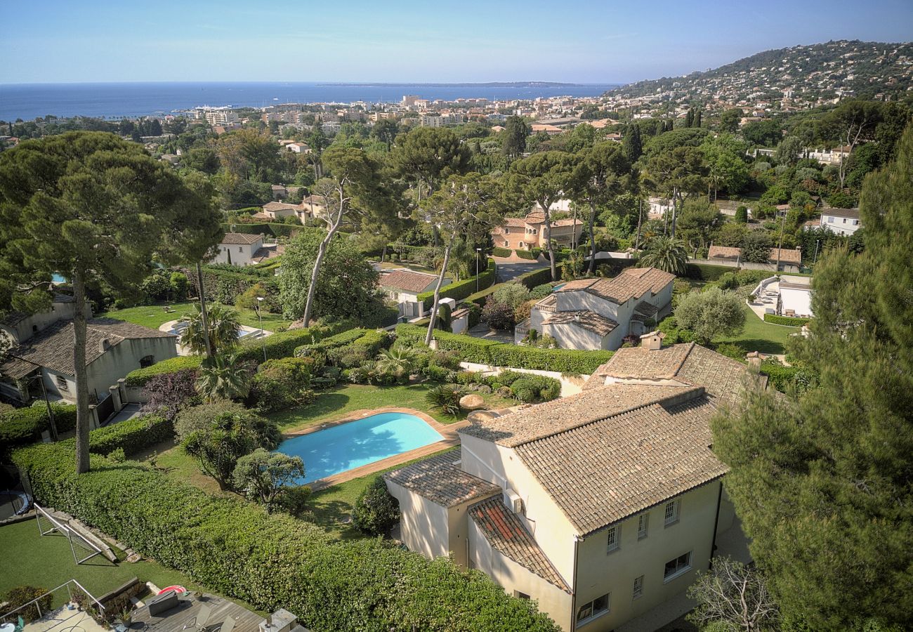 Villa à Antibes - FRGK « Villa Claude – Juans les Pins »