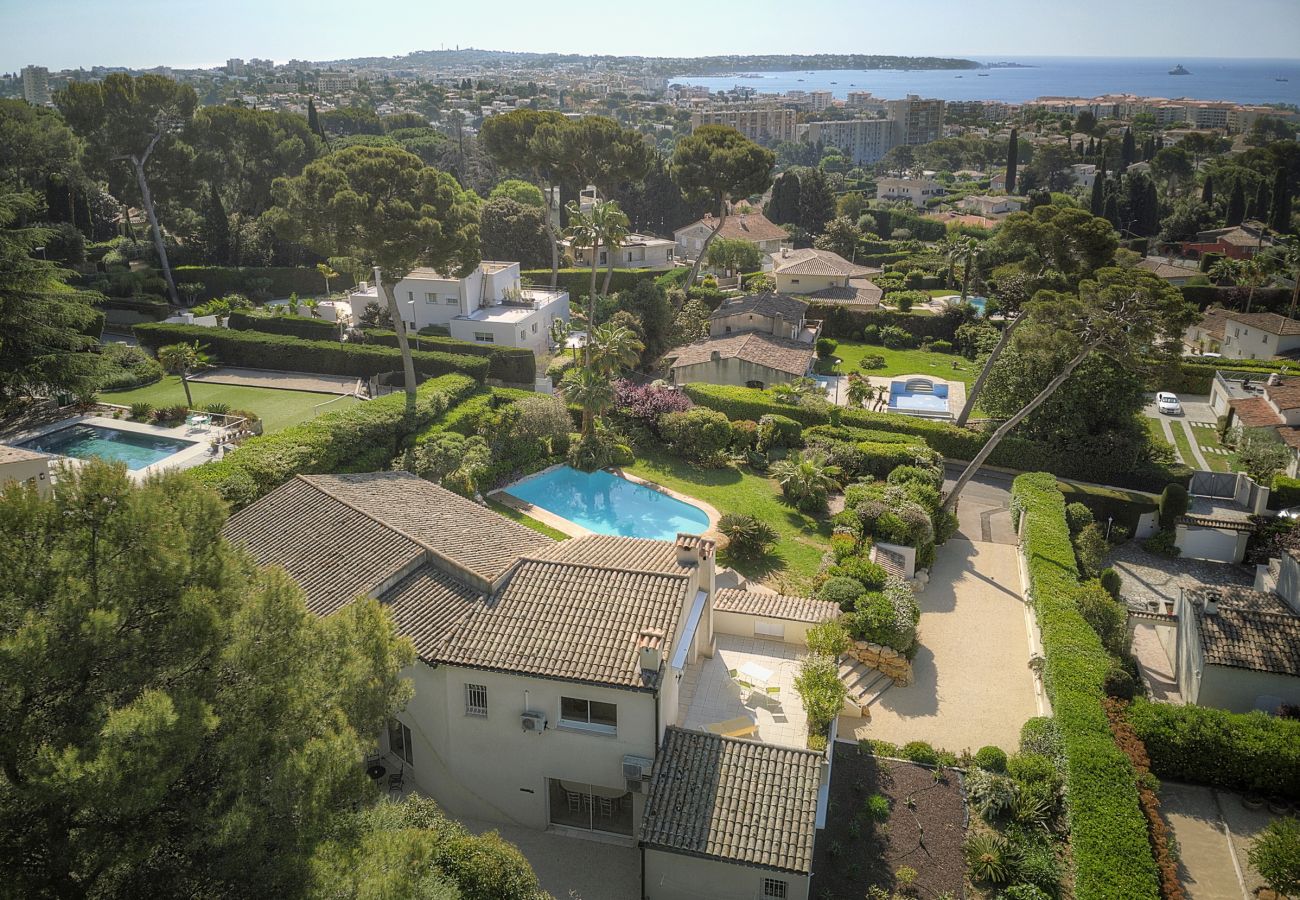 Villa à Antibes - FRGK « Villa Claude – Juans les Pins »