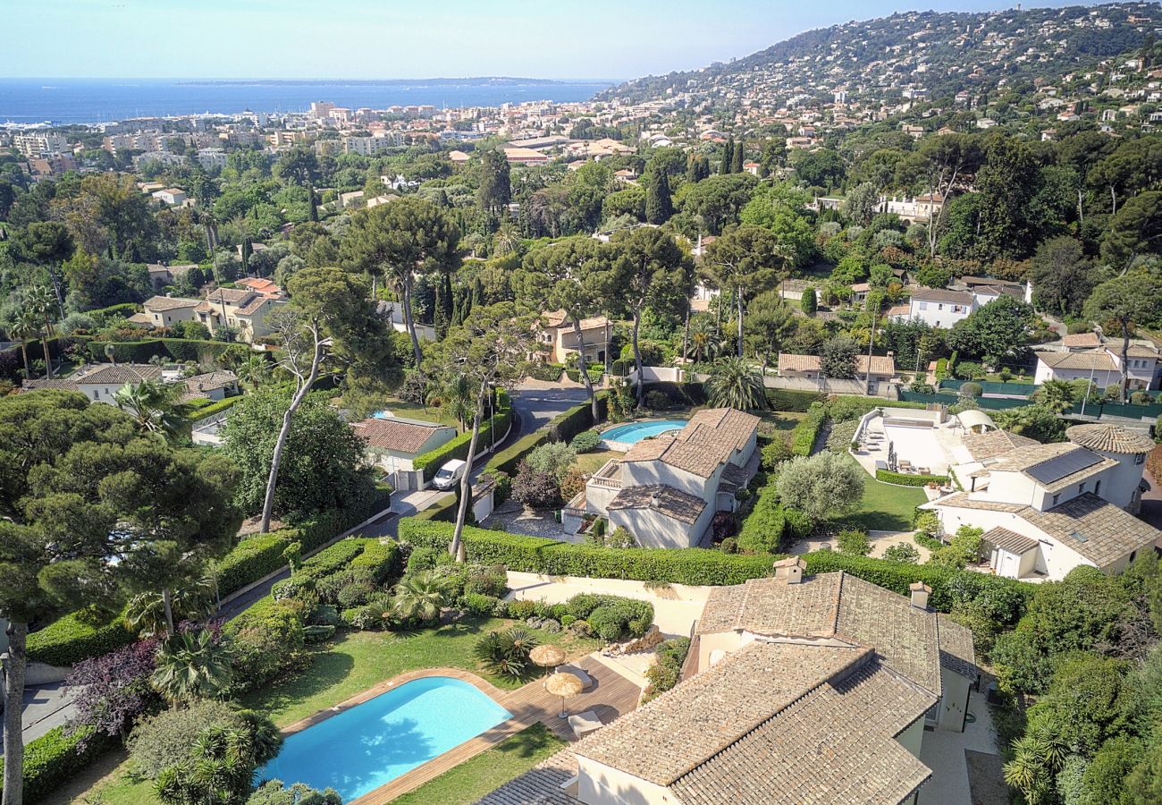 Villa à Antibes - FRGK « Villa Claude – Juans les Pins »
