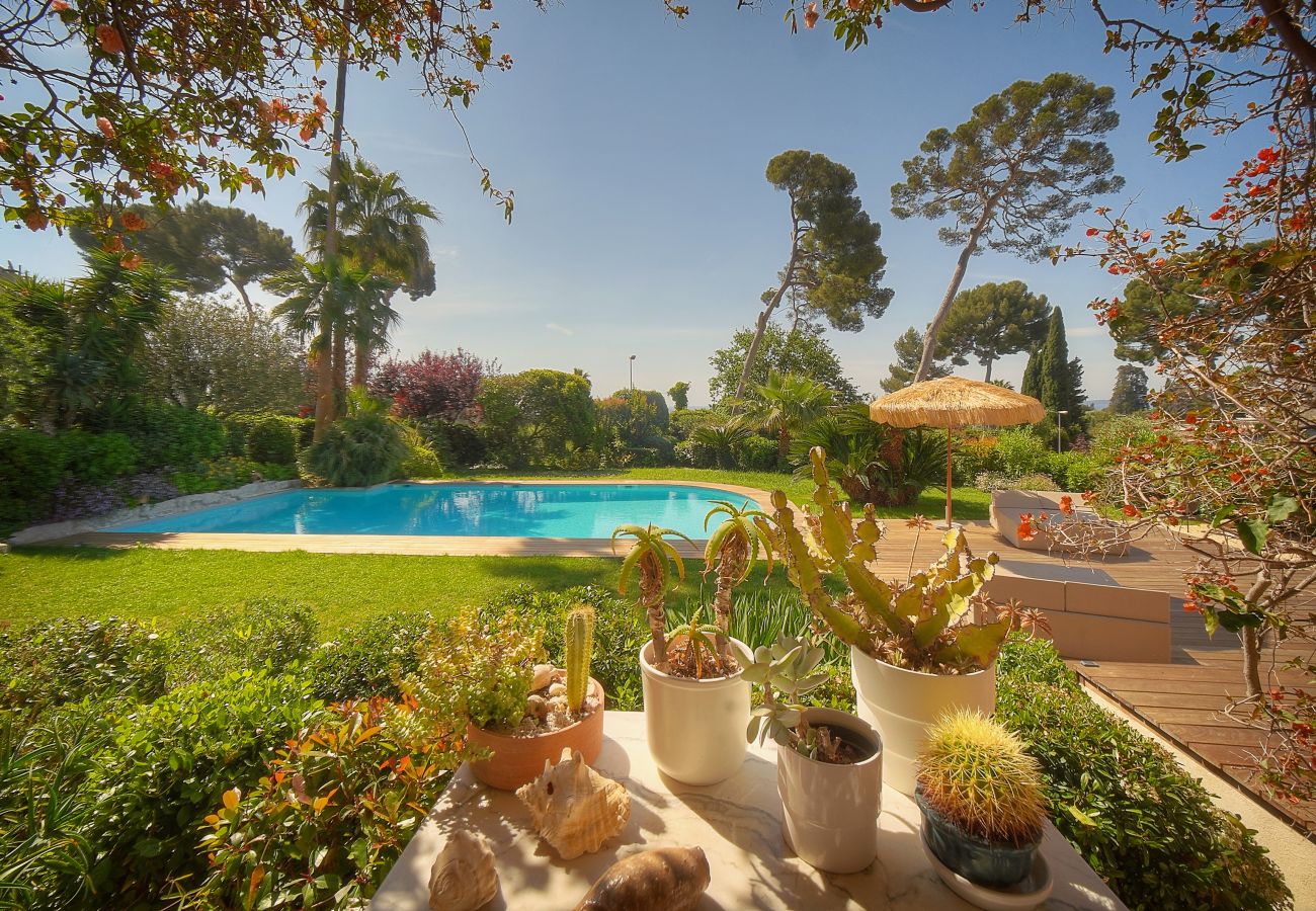 Villa à Antibes - FRGK « Villa Claude – Juans les Pins »