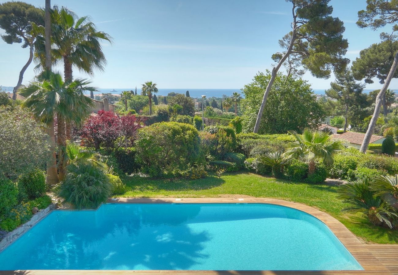 Villa à Antibes - FRGK « Villa Claude – Juans les Pins »
